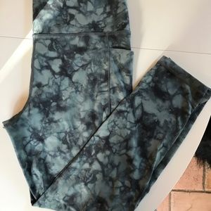 Athleta Salutations Stash Pocket II srinteo ⅞ tight